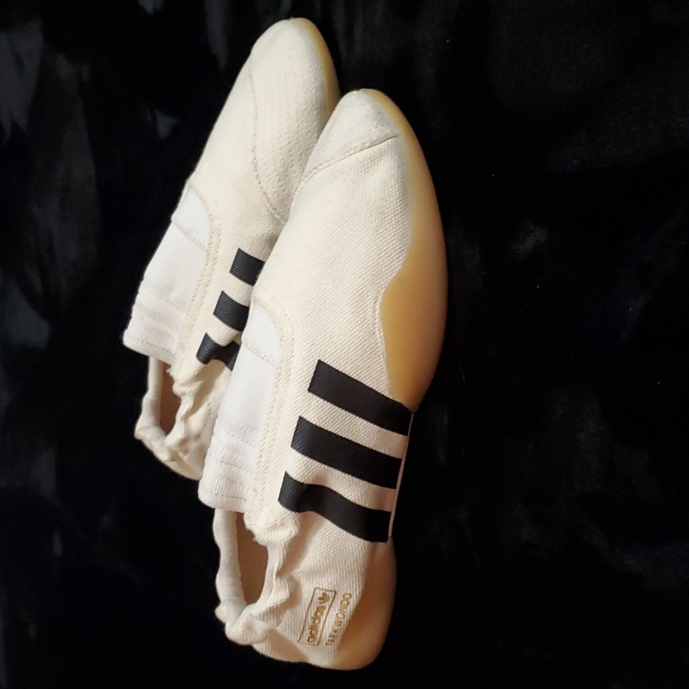 Women's Adidas Taekwondo Size 8.5 Shoes